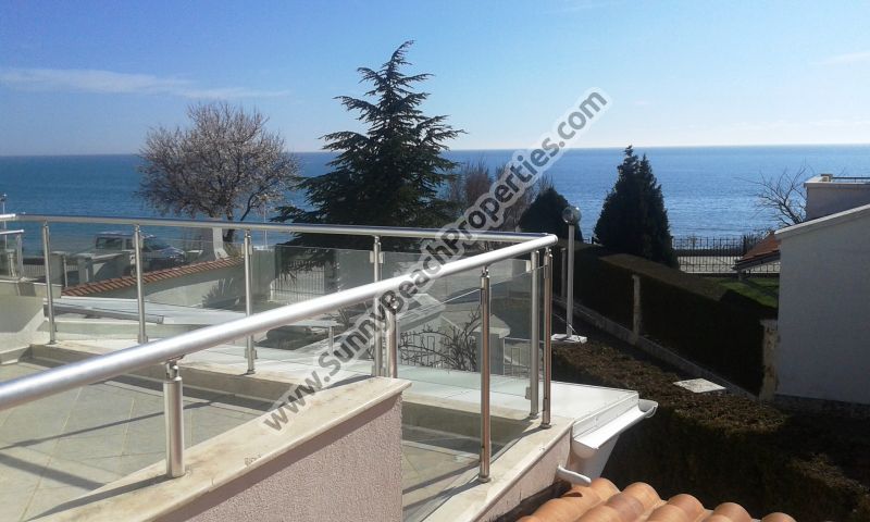 Gorgeous sea view furnished 2-bedroom/2-bathroom villa for rent in tranquility 20m from beach in Saint  Vlas