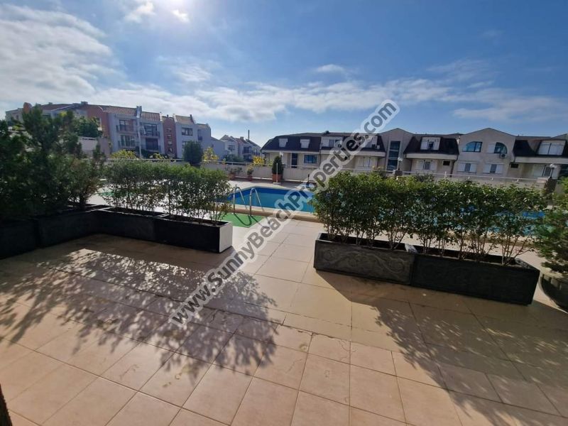 Pool view luxury furnished 1-bedroom apartment with veranda and parking space for sale in Lazur 5 200m from the beach in Sveti Vlas /  St. Vlas Bulgaria
