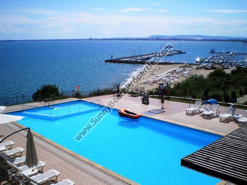 Sea and pool view 1-bedroom apartments for rent 50 meters from the beach in Saint Vlas resort, Bulgaria