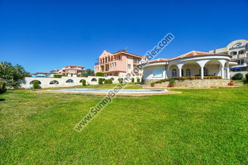 Sea view detached luxury furnished 2-bedroom/1.5-BA house with guest house, pool & BBQ for sale 150m from the beach in Saint Vlas, Bulgaria