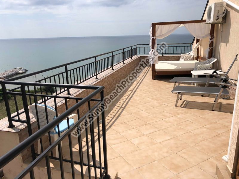 Beachfront stunning sea view luxury furnished 2-bedroom/2-bathroom penthouse apartment for sale in beachfront Grand Hotel Sveti Vlas in tranquility on the beach in Sveti Vlas, Bulgaria