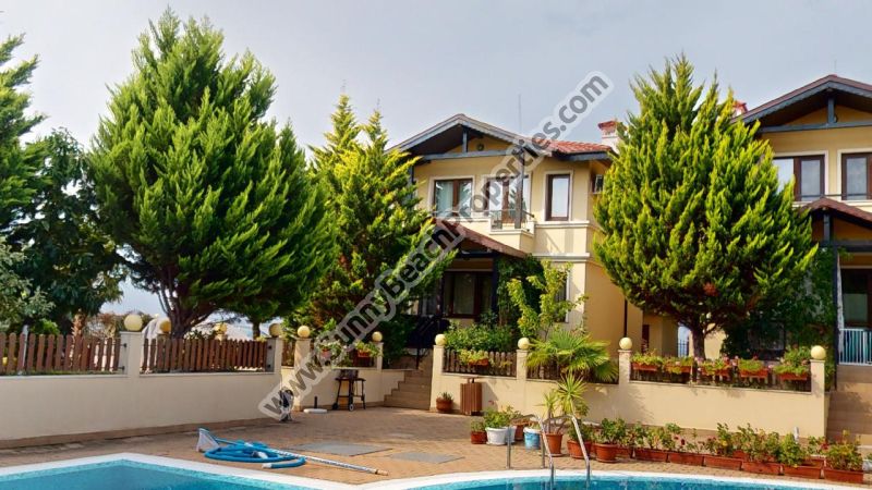 Sea & pool view detached luxury furnished 2-bedroom/3-bathroom house for sale in St. George house complex 1700m. from the beach in Sunny beach, Bulgaria